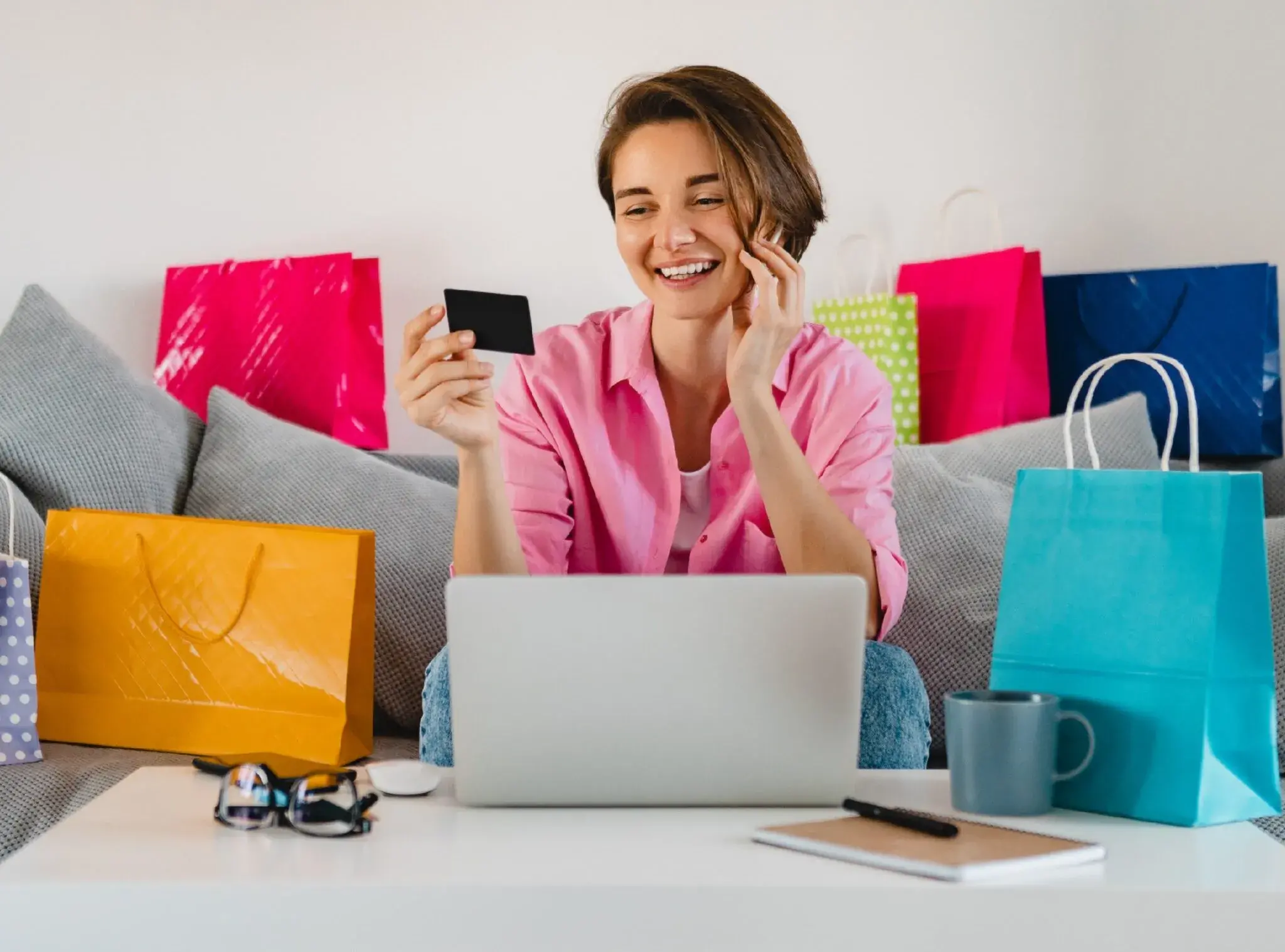 Crea_tu_propia-tienda_online_con_Bav_Publicidad-min-2048x1517-1.webp
